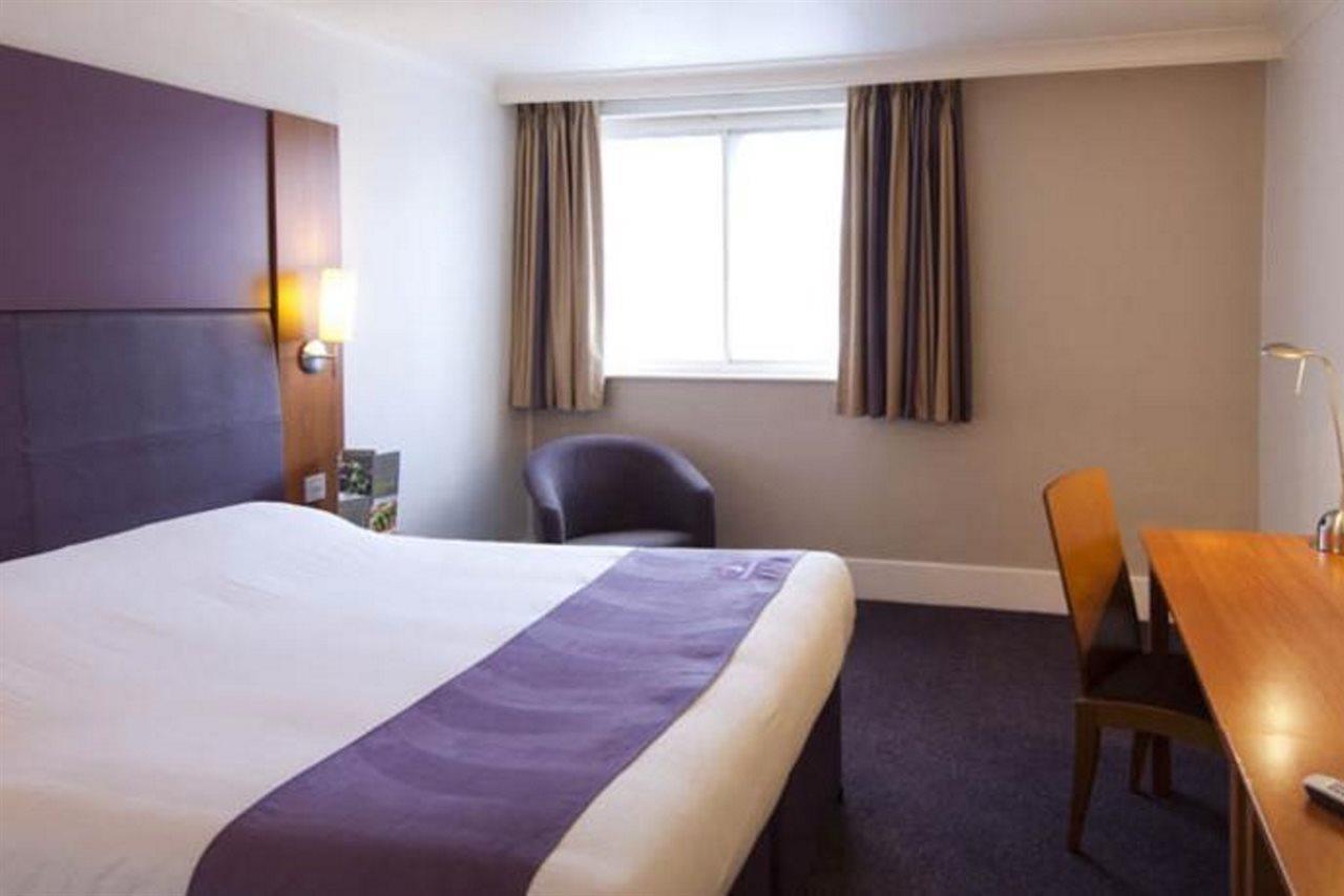 Premier Inn Aylesbury Aylesbury  Exterior photo