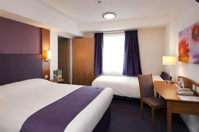 Premier Inn Aylesbury Aylesbury  Exterior photo